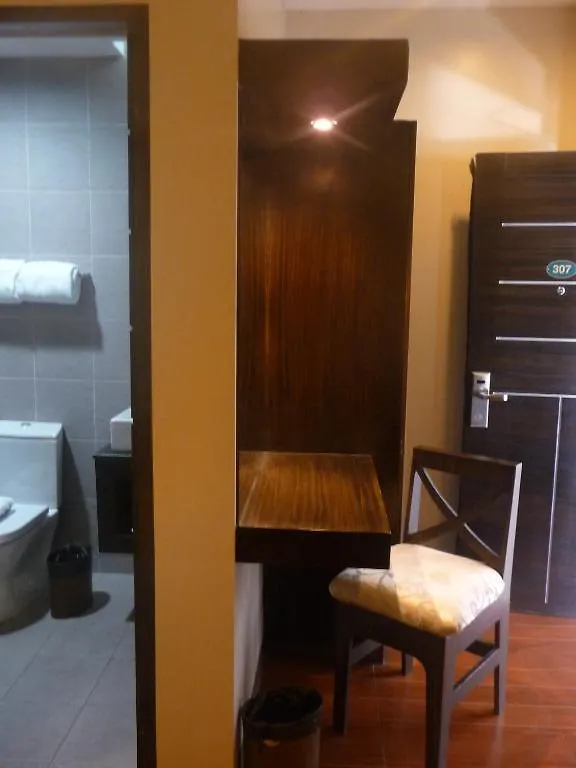 Hotel Esse Davao